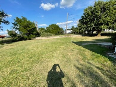 312 N 2nd St, Wakeeney, KS 67672 - photo 4