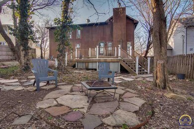 3838 SW Cambridge Ct, Topeka, KS 66610 - photo 2