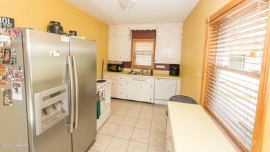Toni 1820 6th Ave N-8581