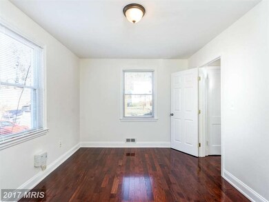 5333 Chesapeake Rd, Hyattsville, MD 20781 - photo 5