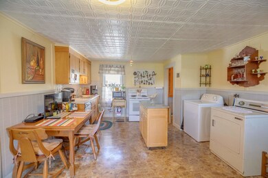 46 Saranac St, Littleton, NH 03561 - photo 2