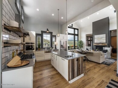 424 E Saddle Dr, Midway, UT 84049 - photo 4