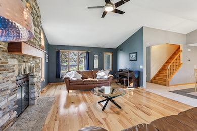 1030 Ganser Dr, Waunakee, WI 53597 - photo 3