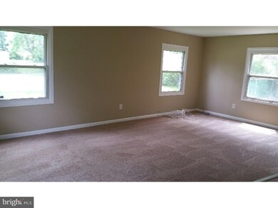 210 Pageant Ln, Willingboro, NJ 08046 - photo 3