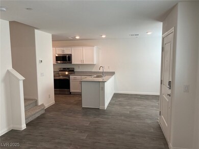12285 Glass Desert Rd unit 2, Las Vegas, NV 89183 - photo 3