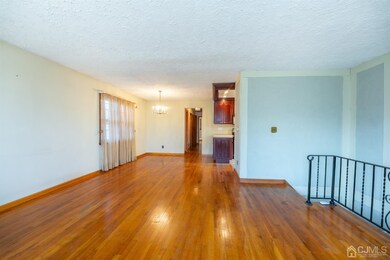 589 Johnstone St, Perth Amboy, NJ 08861 - photo 5