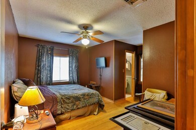 9131 Kneitz Rd, Needville, TX 77461 - photo 7