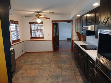 2326 Sioux Ave, Enid, OK 73703 - photo 7