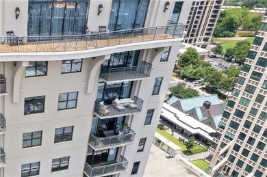 View of apartment building / complex