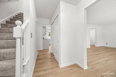 795 N Elmwood Dr, Aurora, IL 60506 - photo 4