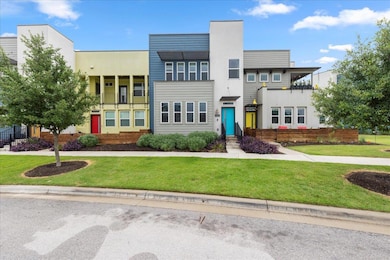 View of front facade with a front yard