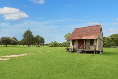 Charming Antique cabin, 520 sf, with kitchenette,