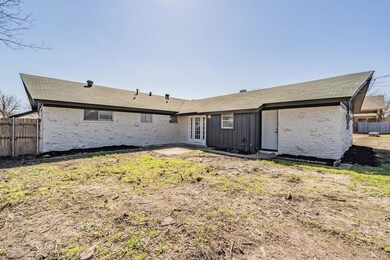 8205 Jerrie jo Dr, North Richland Hills, TX 76180 - photo 6