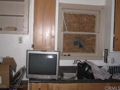 Add'l view of kitchen