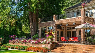 3432 Hunts Point Rd, Hunts Point, WA 98004 - photo 2