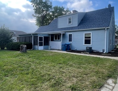 1026 S 4th St, Aurora, IL 60505 - photo 3