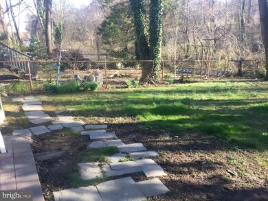 2251 Sweetbriar Dr, Alexandria, VA 22307 - photo 5