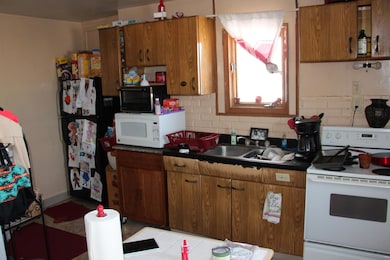 342 W 3rd St, Winner, SD 57580 - photo 7