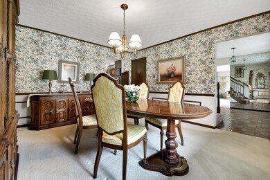 Formal Dining