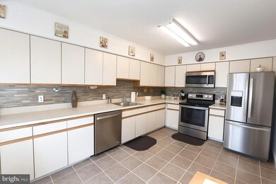 1308 Foxmeadow Dr unit CONDO 1308, Royersford, PA 19468 - photo 7