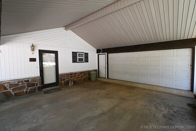 96221 Redbud Ln, Gore, OK 74435 - photo 4