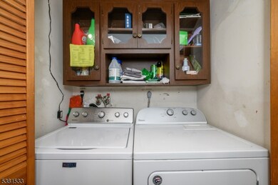 15 South Ct unit 141G, Clinton, NJ 08809 - photo 7