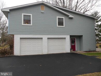 558 Caboose Dr, Quakertown, PA 18951 - photo 6