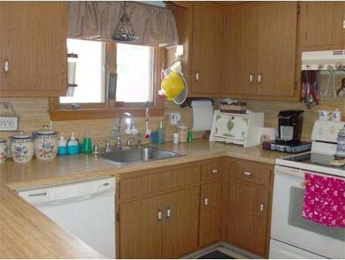 102 Rocky Meadow St, Middleboro, MA 02346 - photo 5