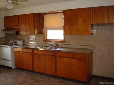 Kitchen Birch wood cabinetry
