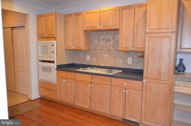 6409 Cloister Gate Dr, Baltimore, MD 21212 - photo 3