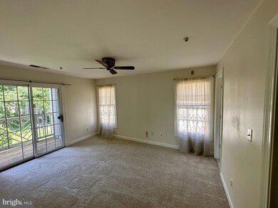 12233 Fairfield House Dr unit 208B, Fairfax, VA 22033 - photo 5