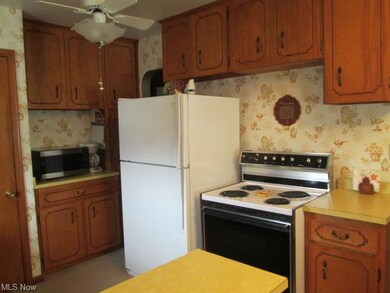 All appliances stay, including Microwave