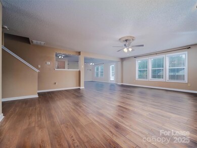 910 Torsion Ln, Clover, SC 29710 - photo 4