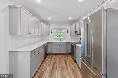 19 Zieglers Ln, Trenton, NJ 08690 - photo 5