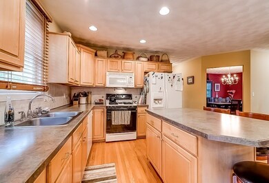 25 Summer St, Blackstone, MA 01504 - photo 7