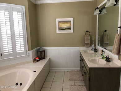 2460 Wesleyan Dr N, Macon, GA 31210 - photo 4