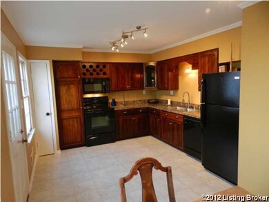 8222 Rochelle Rd, Louisville, KY 40228 - photo 4