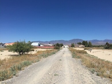 showing nearest paved road and residences