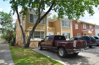 1644 Hawthorne St unit 1, Houston, TX 77006 - photo 2