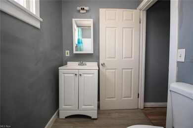 99 Center St unit 2, Struthers, OH 44471 - photo 5