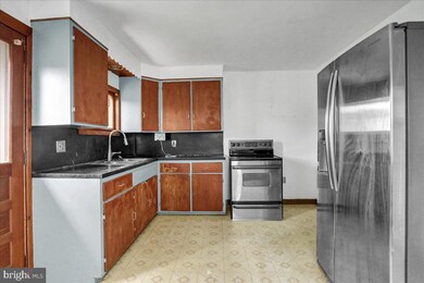 1221 Brooke Blvd, Reading, PA 19607 - photo 7