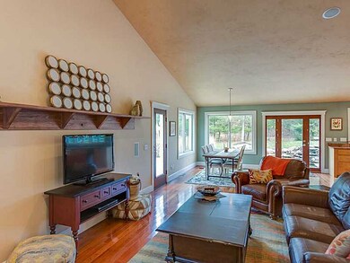 10 Wrentham Rd, Cumberland, RI 02864 - photo 4