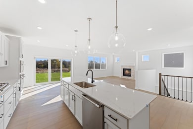 (Photo of an inventory home, actual homes finishes will vary)