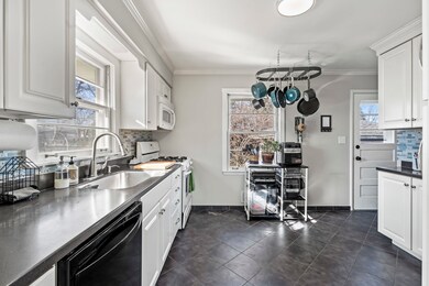 64 N Garfield Ave, Mundelein, IL 60060 - photo 7