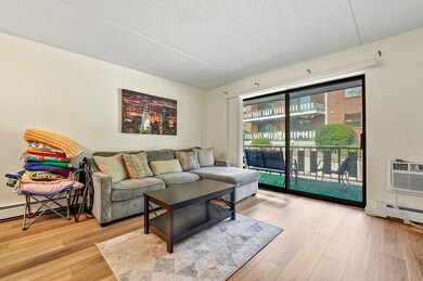 80 N Warren St unit 14, Woburn, MA 01801 - photo 5