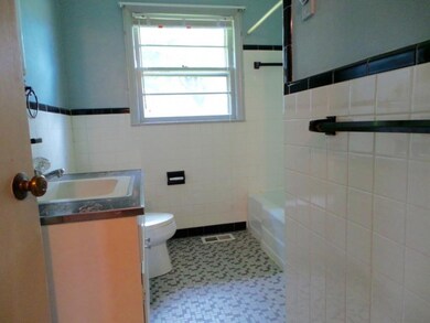 1023 College Ave, Bristol, TN 37620 - photo 5