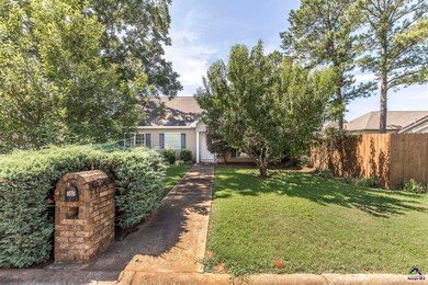 102 Rolling Woods Cir, Warner Robins, GA 31088 - photo 2