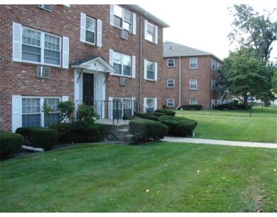 48 Lake Ave unit Brandies 11, Woburn, MA 01801 - photo 3