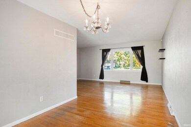 18354 Chaucer Ln, South Bend, IN 46637 - photo 6