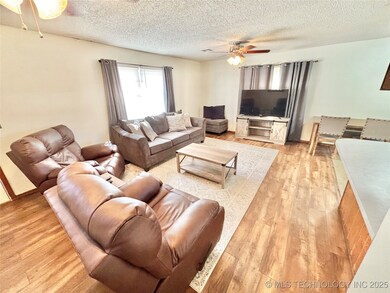 1103 NW 9th St, Stigler, OK 74462 - photo 6